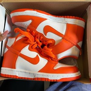 NIKE DUNK HIGH (GS) Orange & white. 3.5Y - FITS SIZE 5 IN WOMEN.